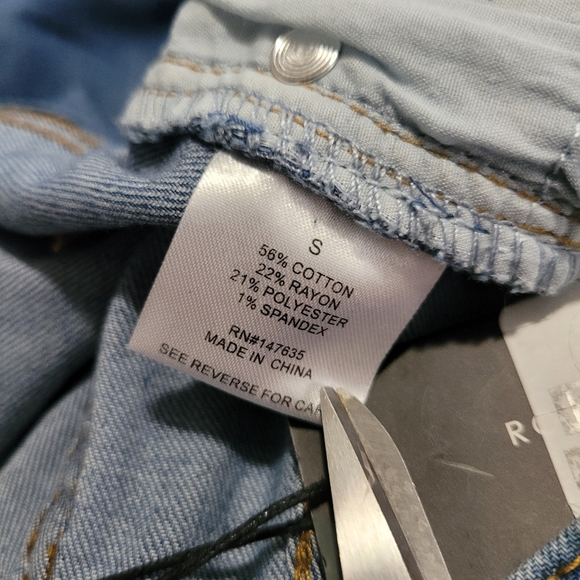 Romeo & Juliet Couture Floral Rainbow Jeans - Picture 12 of 12